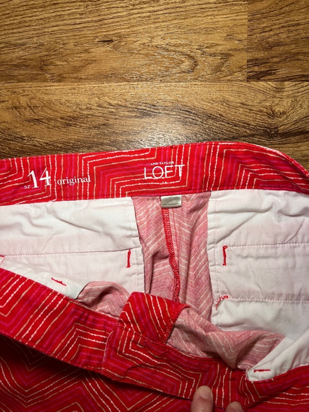 LOFT Red Chevron Print Shorts Womens Size 14 Ann Taylor Summer Casual - Picture 2 of 10